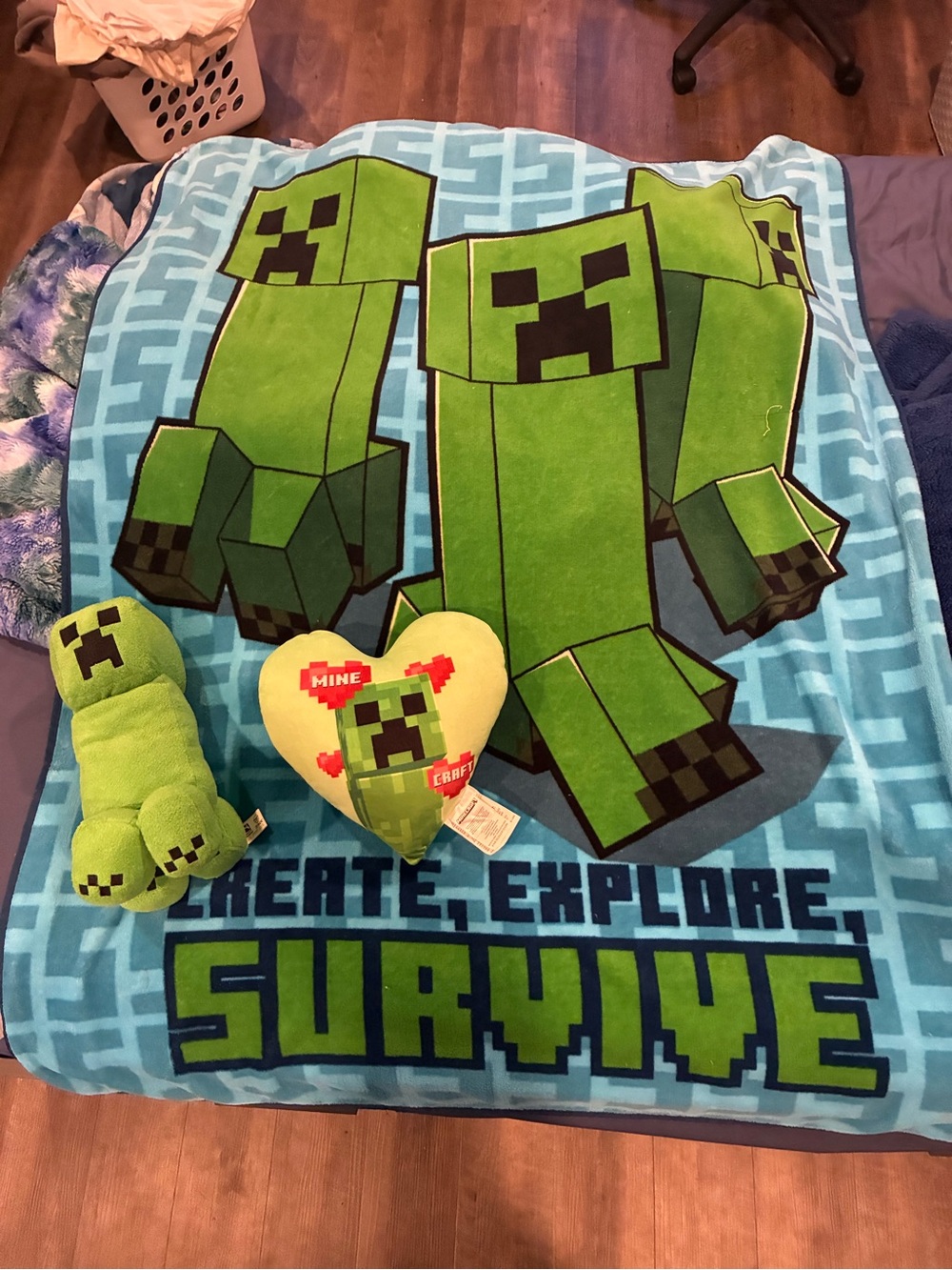 Minecraft Creeper Plush & Blanket Set